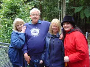 Blue Mountains Retreat Dave, Tracey, Linda